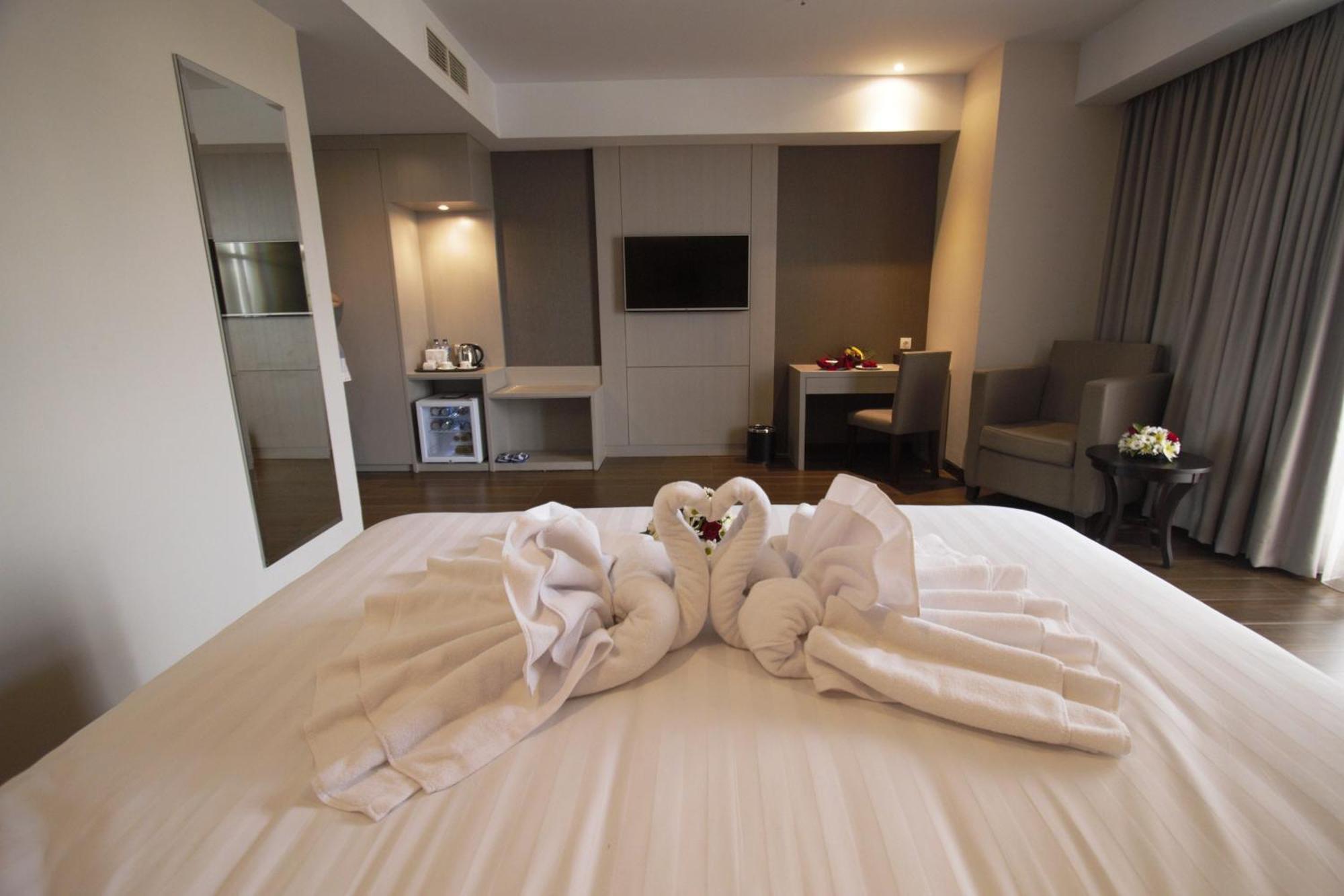 Tara Hotel Yogyakarta Tugu Номер фото