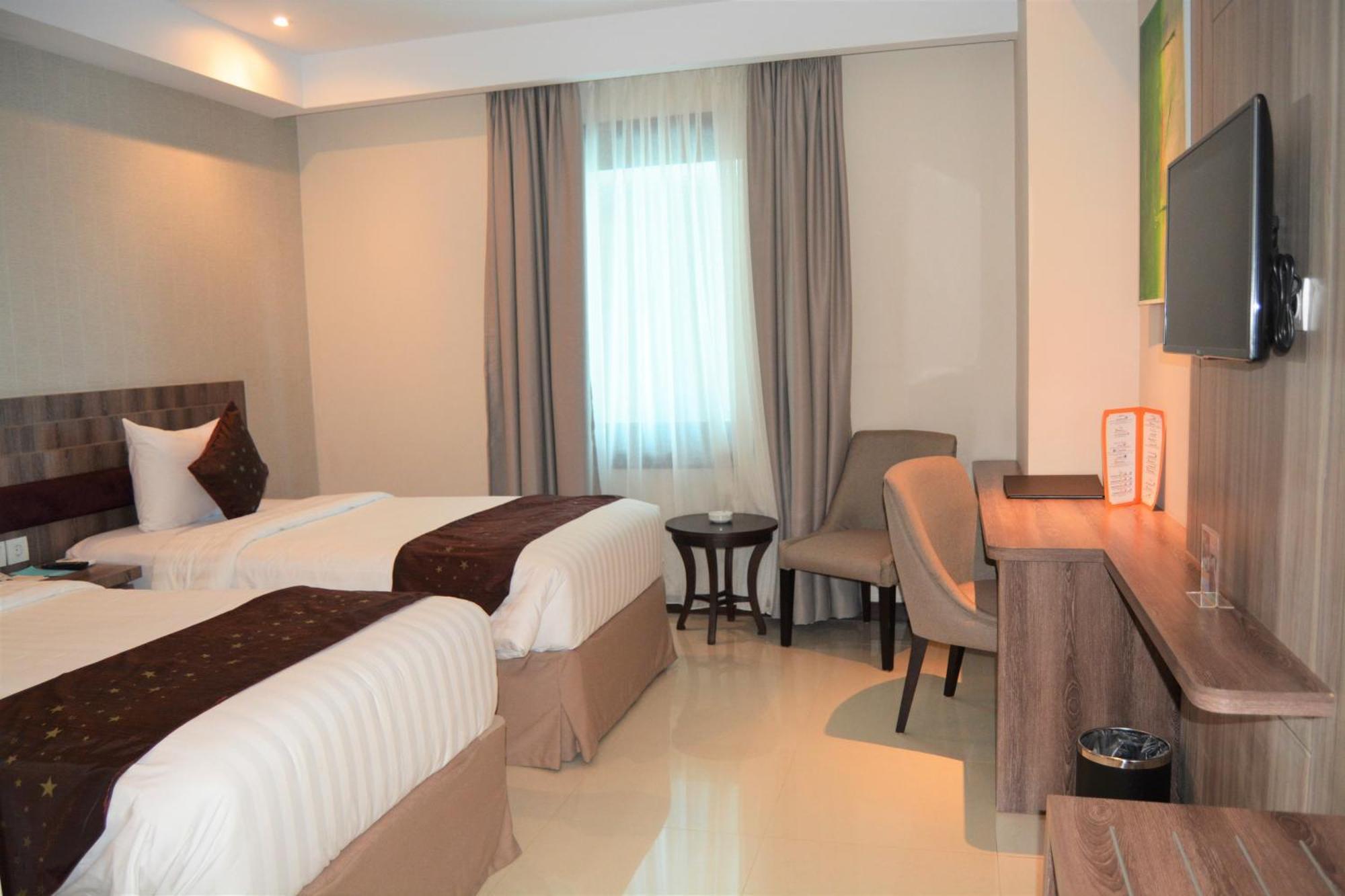 Tara Hotel Yogyakarta Tugu Номер фото