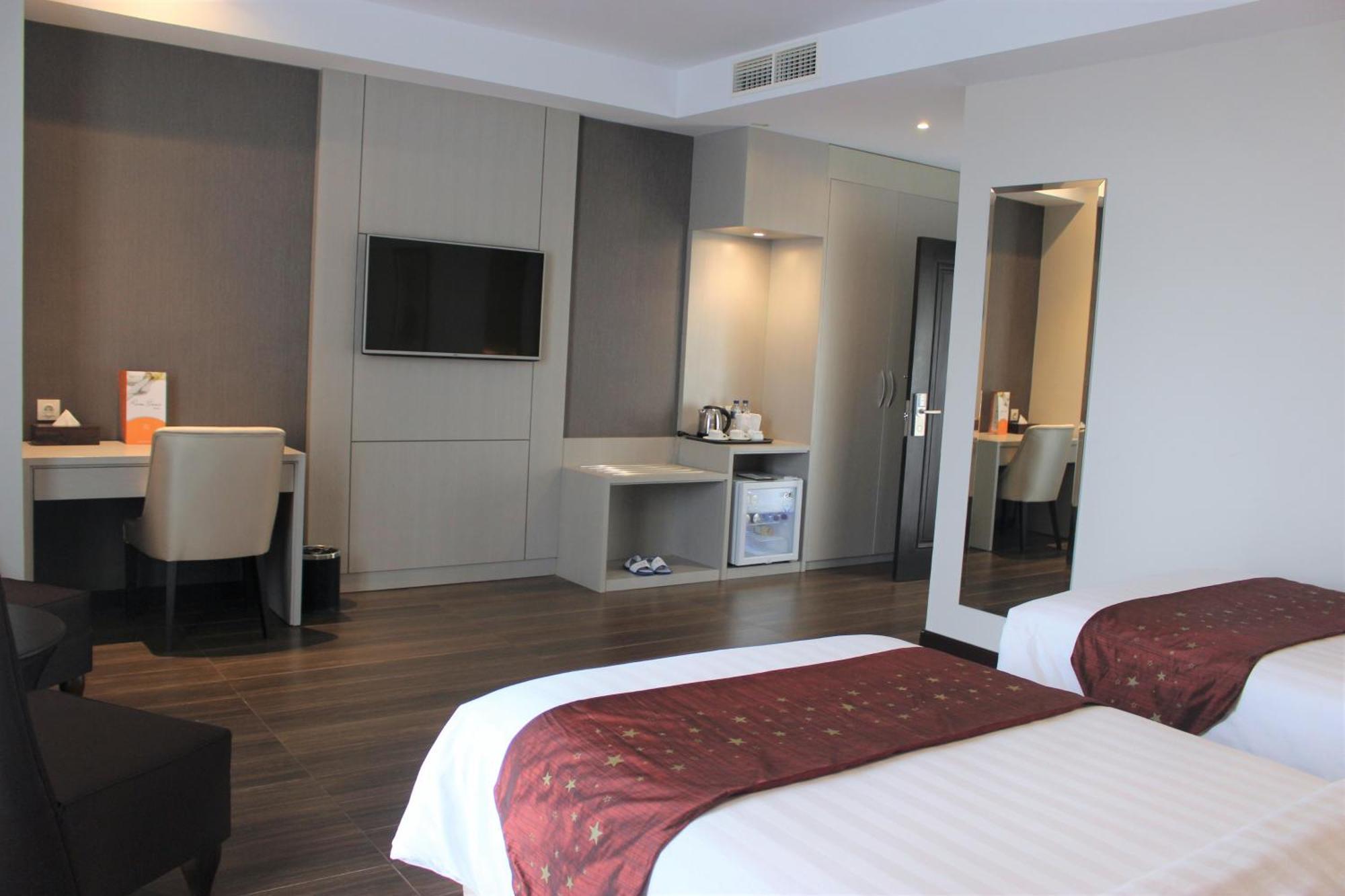 Tara Hotel Yogyakarta Tugu Экстерьер фото