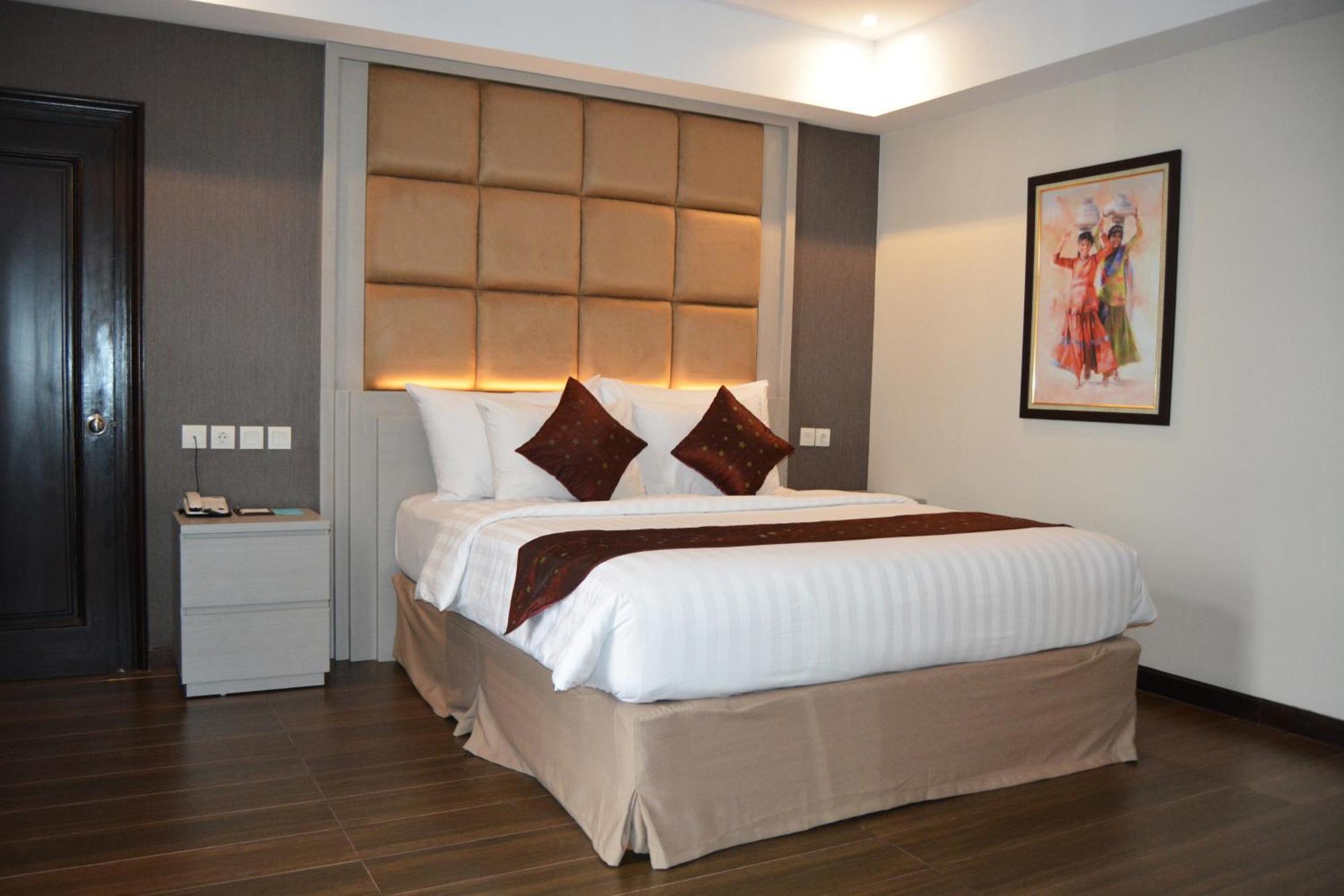 Tara Hotel Yogyakarta Tugu Номер фото