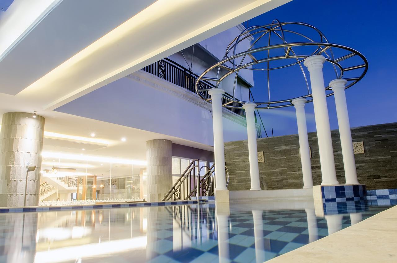 Tara Hotel Yogyakarta Tugu Экстерьер фото