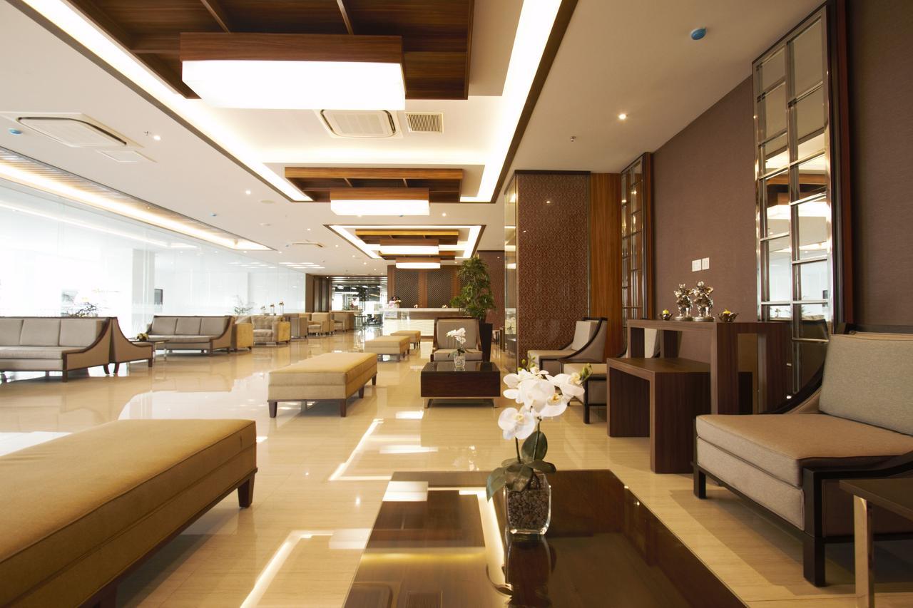 Tara Hotel Yogyakarta Tugu Экстерьер фото