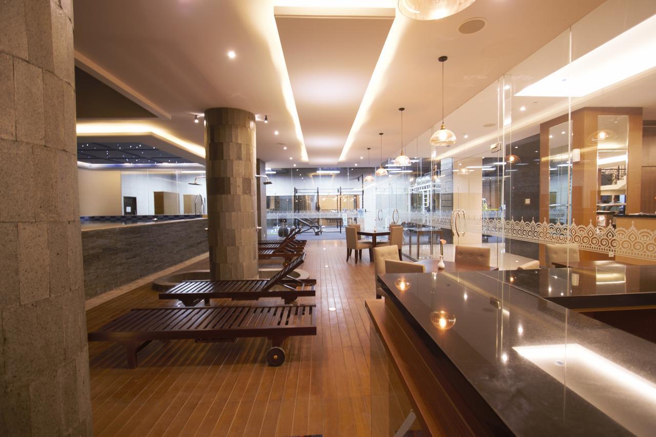 Tara Hotel Yogyakarta Tugu Экстерьер фото
