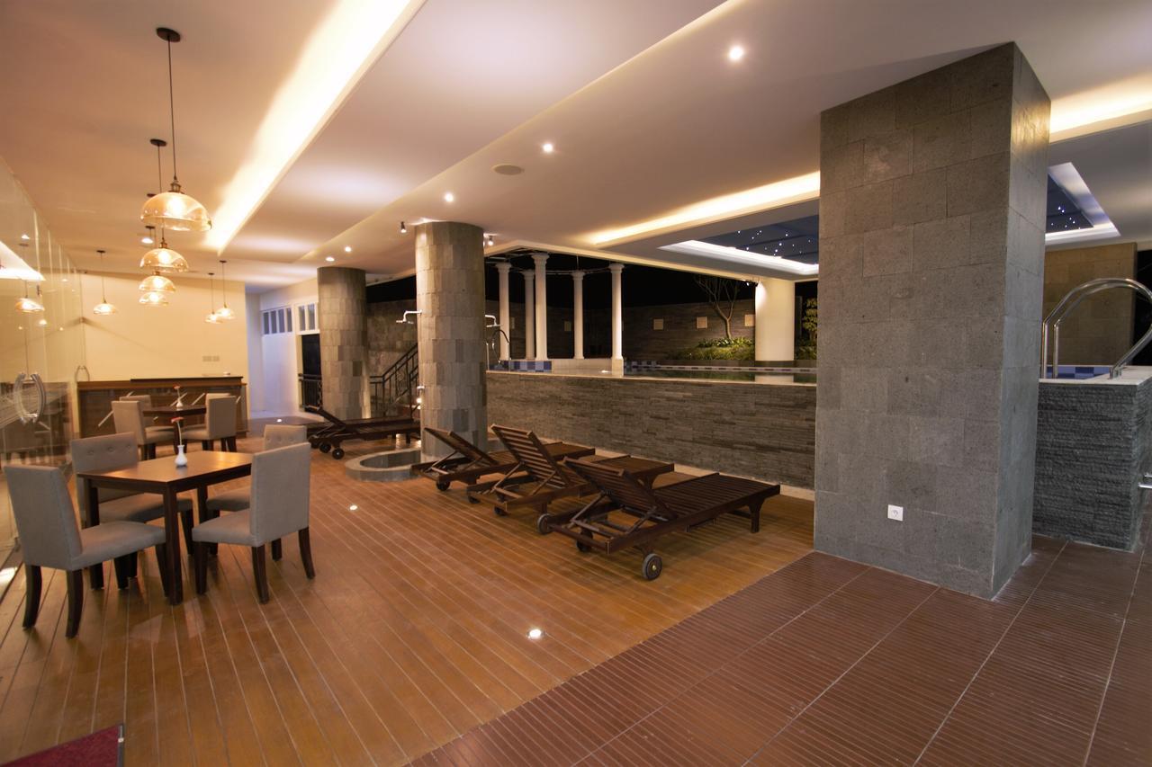 Tara Hotel Yogyakarta Tugu Экстерьер фото