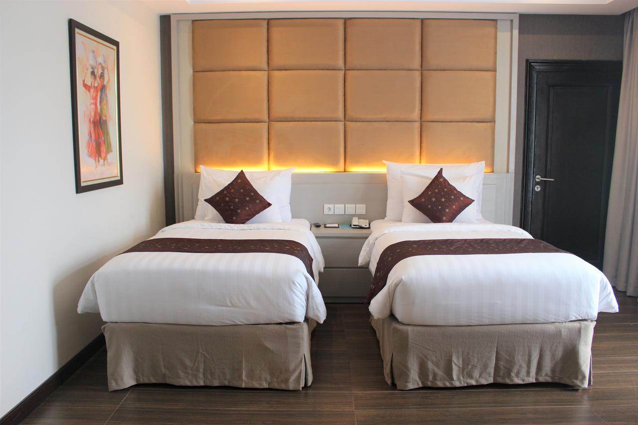 Tara Hotel Yogyakarta Tugu Экстерьер фото