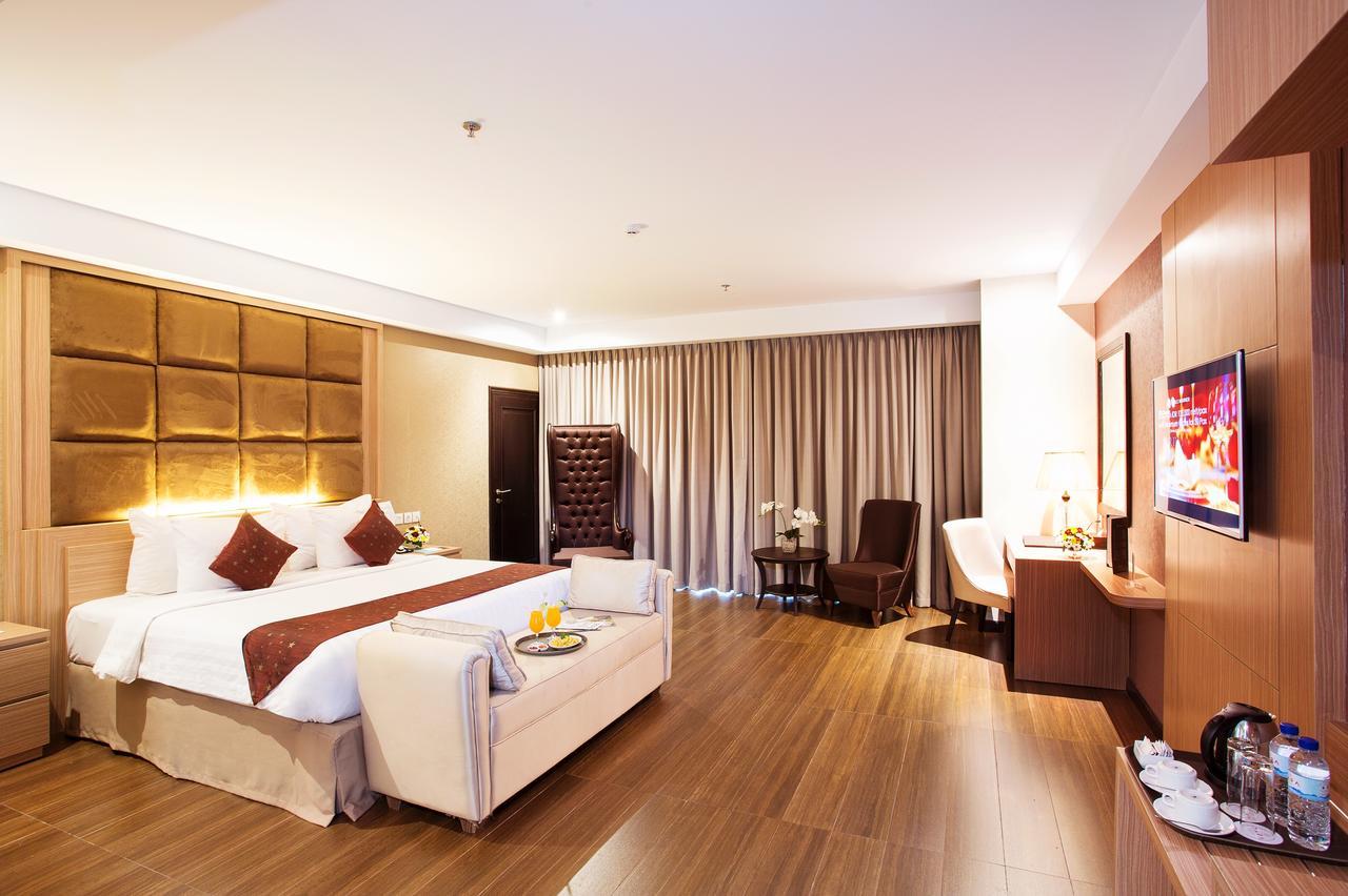 Tara Hotel Yogyakarta Tugu Экстерьер фото