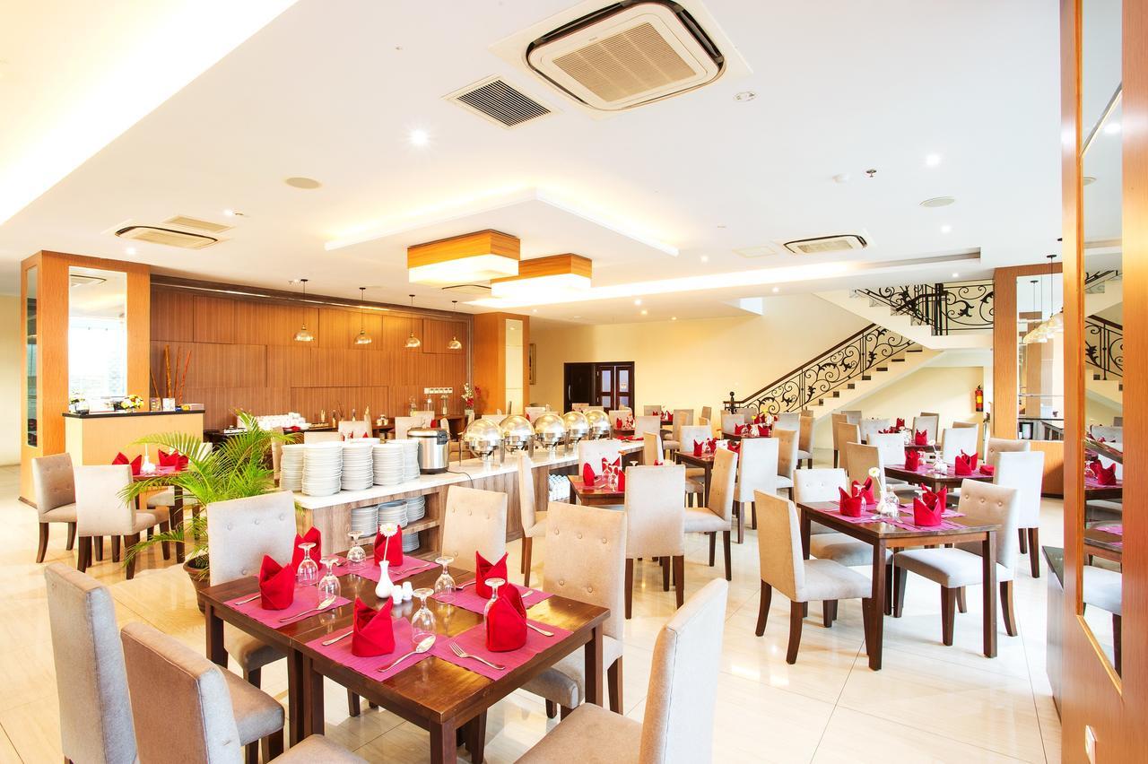 Tara Hotel Yogyakarta Tugu Экстерьер фото