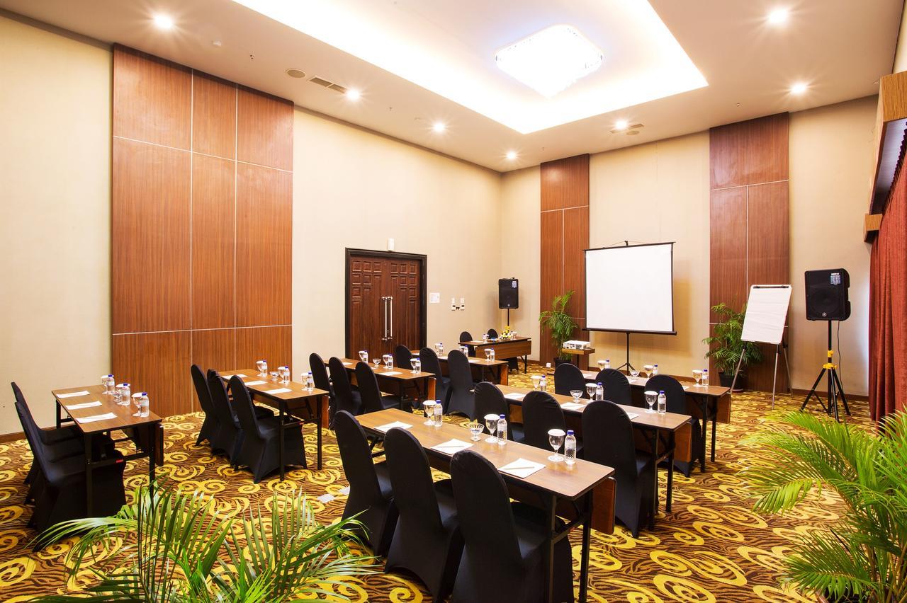 Tara Hotel Yogyakarta Tugu Экстерьер фото